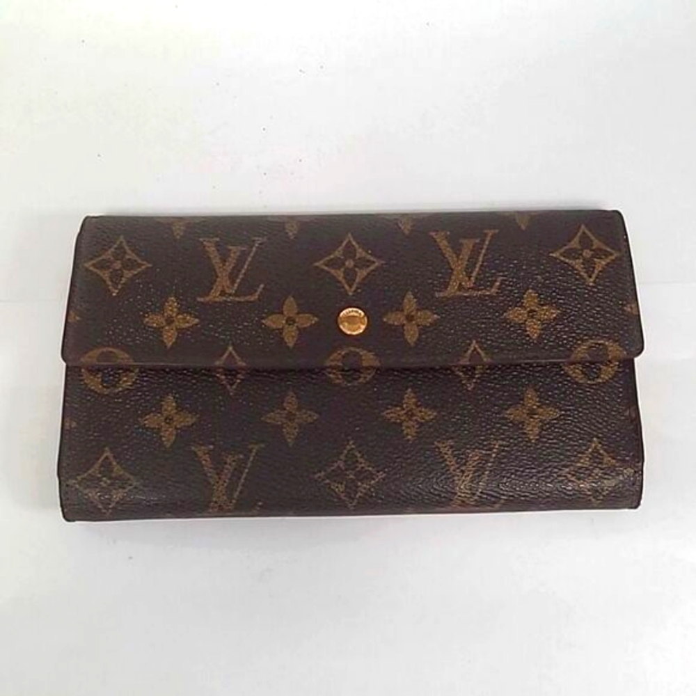 Authentic Louis Vuitton Monogram International Wallet